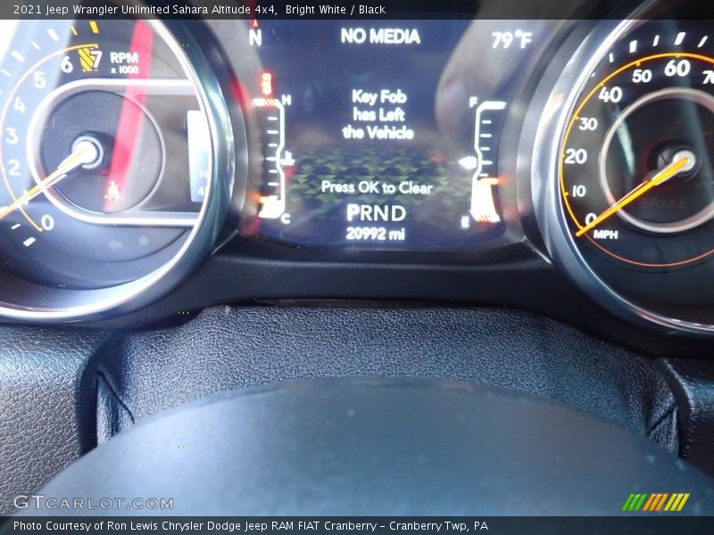 Bright White / Black 2021 Jeep Wrangler Unlimited Sahara Altitude 4x4