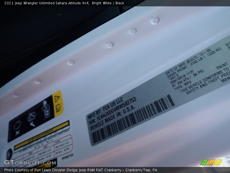 Bright White / Black 2021 Jeep Wrangler Unlimited Sahara Altitude 4x4