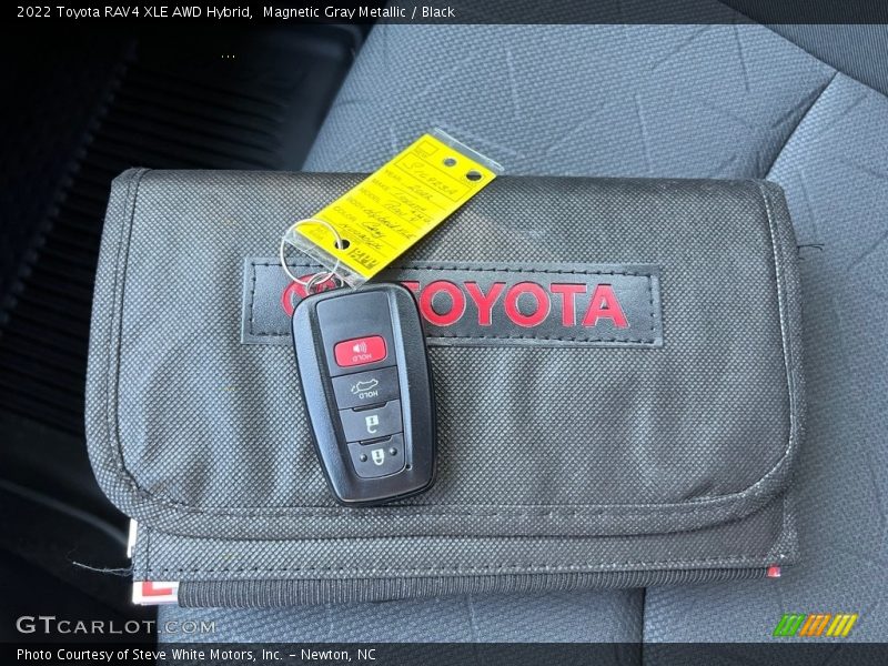 Keys of 2022 RAV4 XLE AWD Hybrid