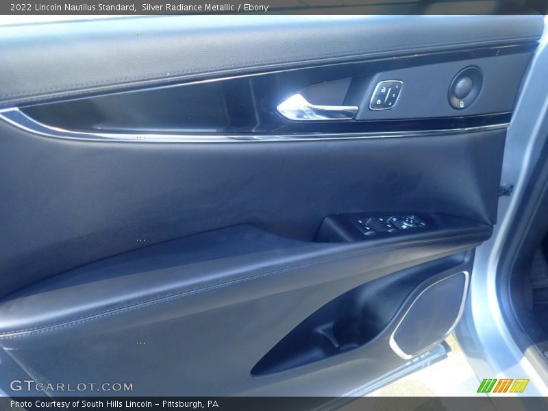 Silver Radiance Metallic / Ebony 2022 Lincoln Nautilus Standard