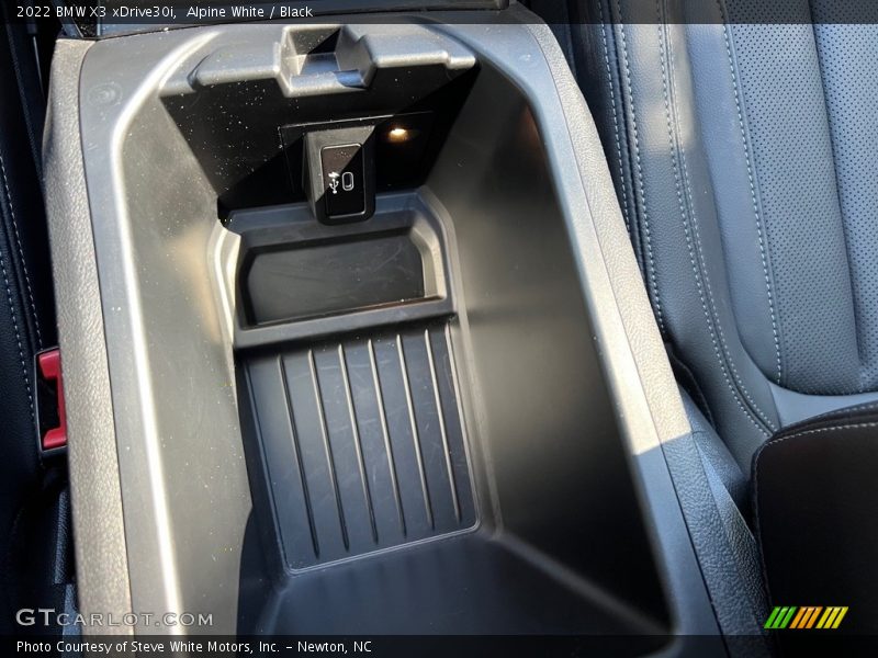 Alpine White / Black 2022 BMW X3 xDrive30i