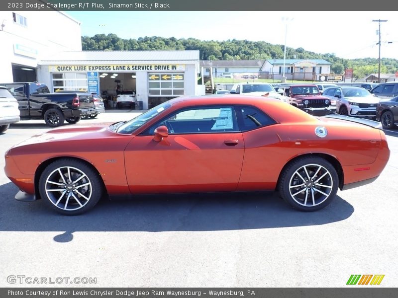 Sinamon Stick / Black 2023 Dodge Challenger R/T Plus