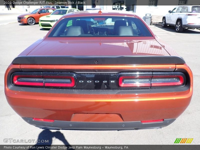 Sinamon Stick / Black 2023 Dodge Challenger R/T Plus