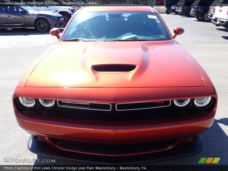 Sinamon Stick / Black 2023 Dodge Challenger R/T Plus