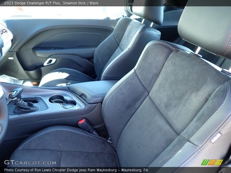 Sinamon Stick / Black 2023 Dodge Challenger R/T Plus