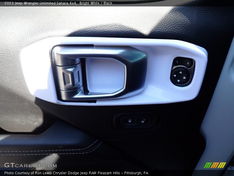 Bright White / Black 2021 Jeep Wrangler Unlimited Sahara 4x4
