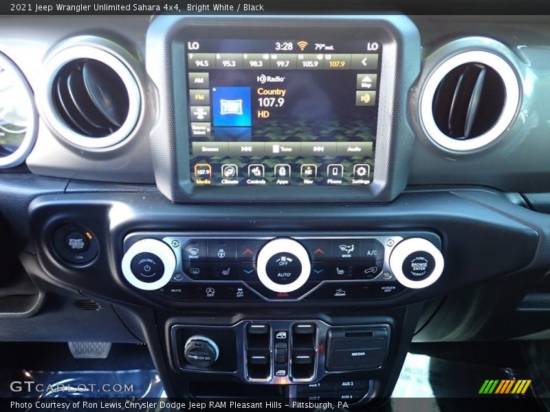 Bright White / Black 2021 Jeep Wrangler Unlimited Sahara 4x4