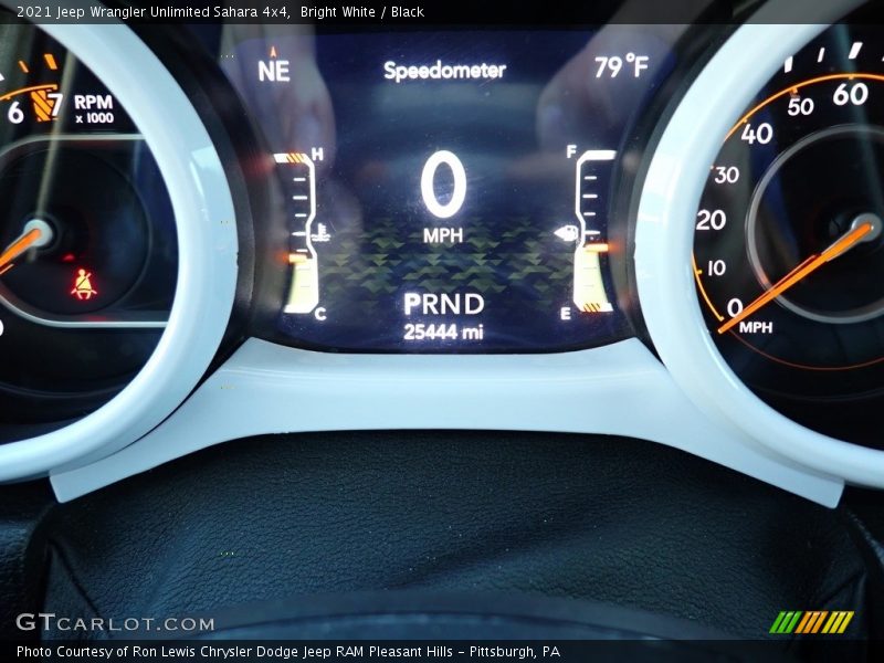 Bright White / Black 2021 Jeep Wrangler Unlimited Sahara 4x4