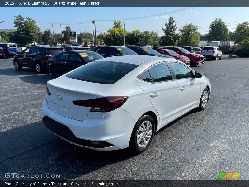 Quartz White Pearl / Black 2019 Hyundai Elantra SE