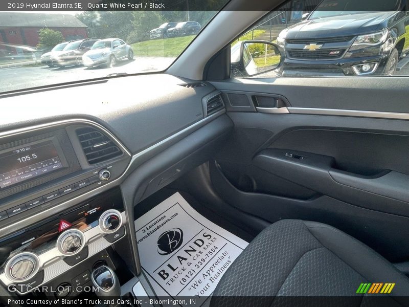 Quartz White Pearl / Black 2019 Hyundai Elantra SE