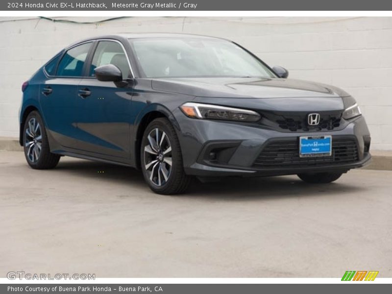 Front 3/4 View of 2024 Civic EX-L Hatchback