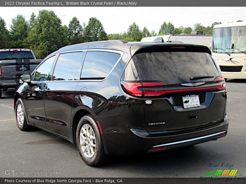 Brilliant Black Crystal Pearl / Black/Alloy 2022 Chrysler Pacifica Touring L