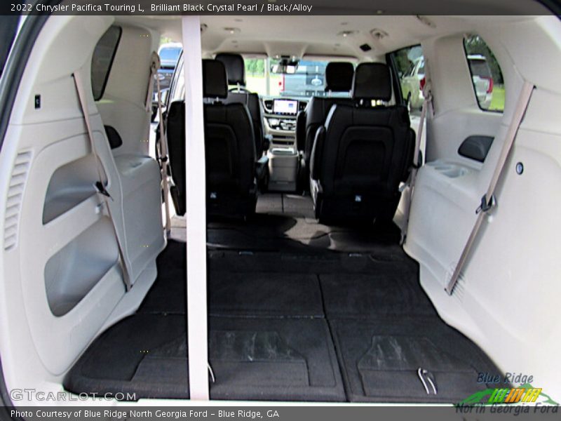 Brilliant Black Crystal Pearl / Black/Alloy 2022 Chrysler Pacifica Touring L