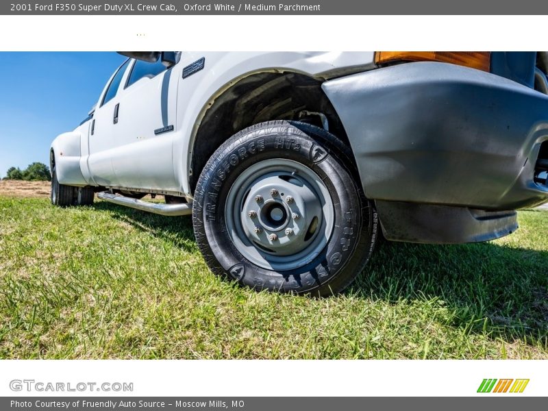 Oxford White / Medium Parchment 2001 Ford F350 Super Duty XL Crew Cab