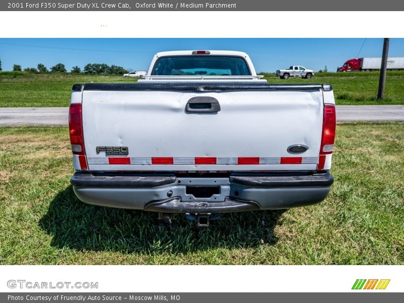 Oxford White / Medium Parchment 2001 Ford F350 Super Duty XL Crew Cab