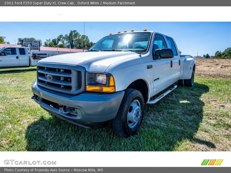 Oxford White / Medium Parchment 2001 Ford F350 Super Duty XL Crew Cab