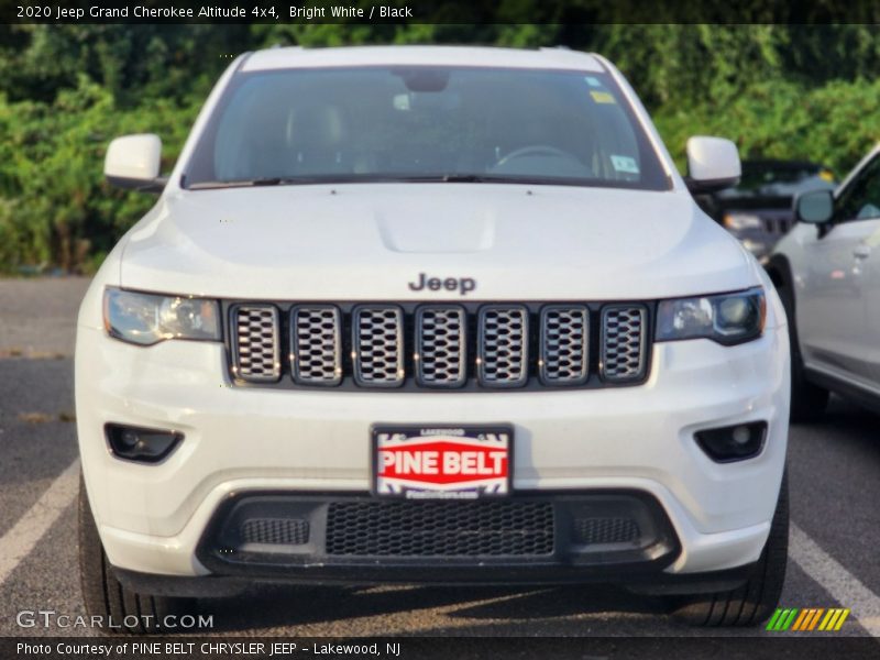 Bright White / Black 2020 Jeep Grand Cherokee Altitude 4x4