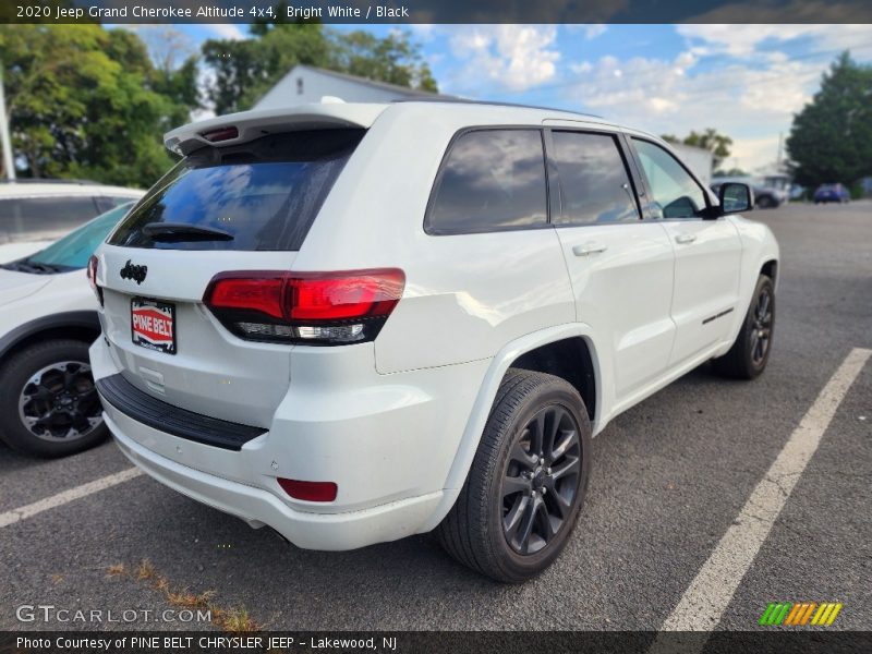 Bright White / Black 2020 Jeep Grand Cherokee Altitude 4x4