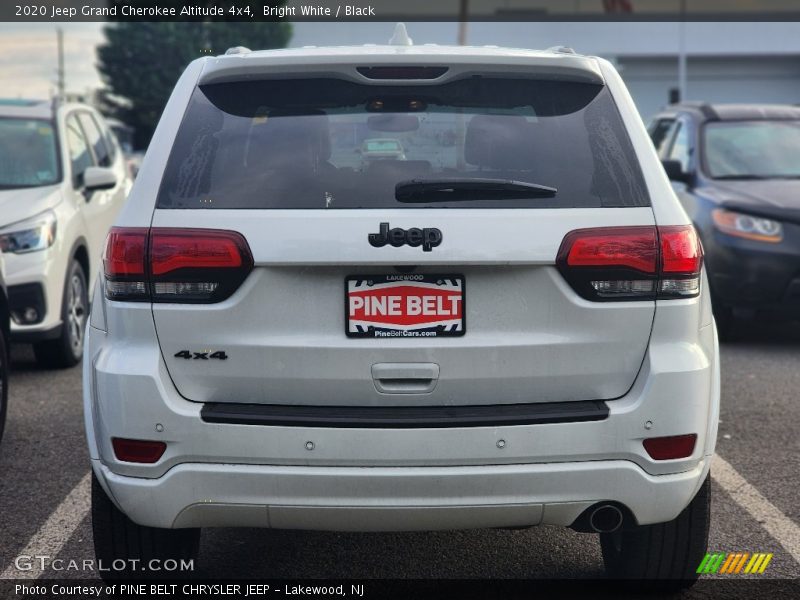 Bright White / Black 2020 Jeep Grand Cherokee Altitude 4x4