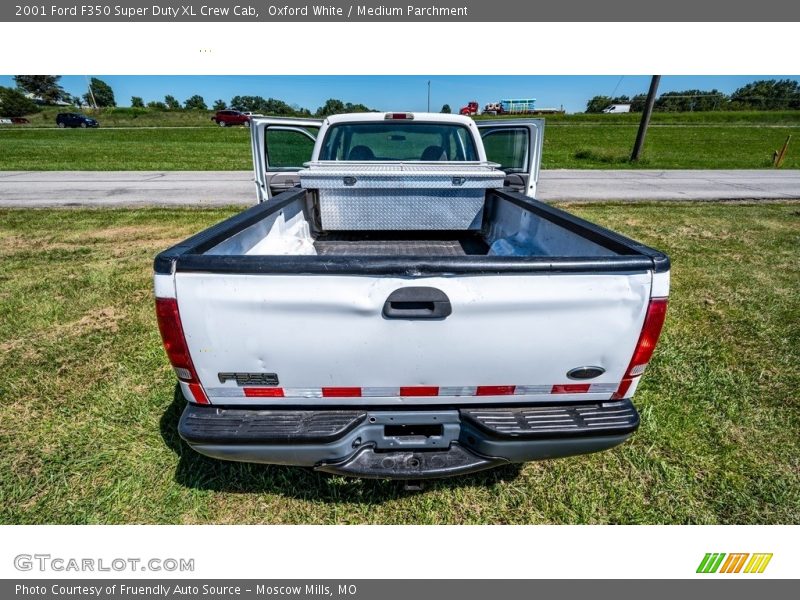 Oxford White / Medium Parchment 2001 Ford F350 Super Duty XL Crew Cab