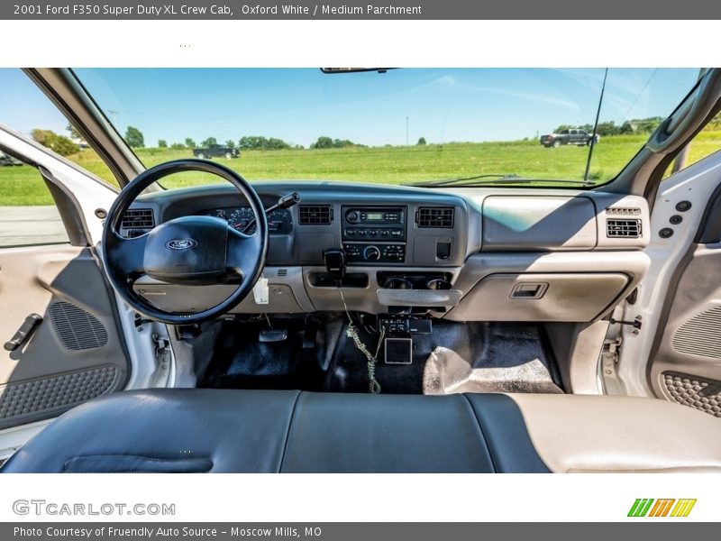 Dashboard of 2001 F350 Super Duty XL Crew Cab