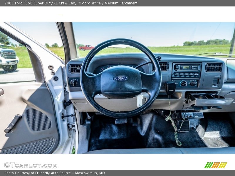 Oxford White / Medium Parchment 2001 Ford F350 Super Duty XL Crew Cab