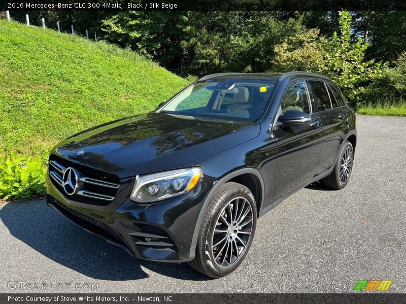 Front 3/4 View of 2016 GLC 300 4Matic