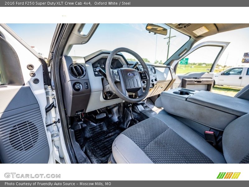 Oxford White / Steel 2016 Ford F250 Super Duty XLT Crew Cab 4x4