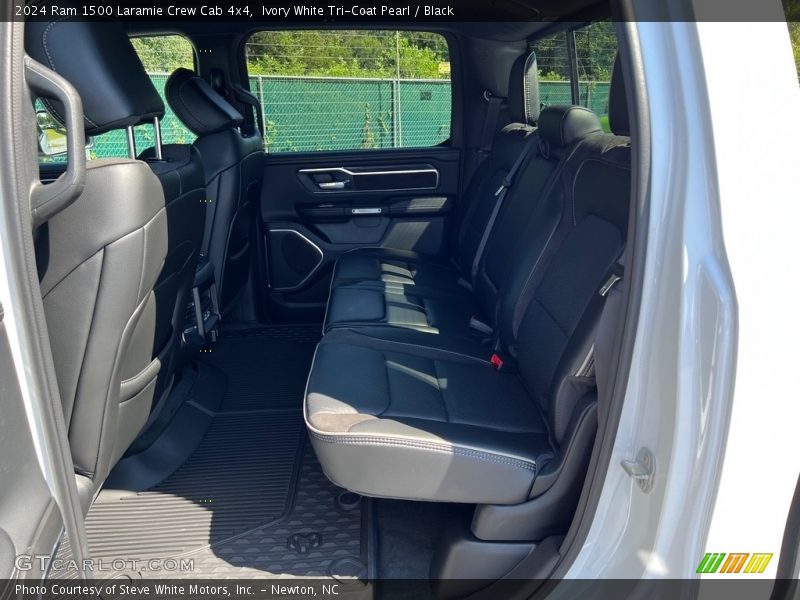 Ivory White Tri-Coat Pearl / Black 2024 Ram 1500 Laramie Crew Cab 4x4