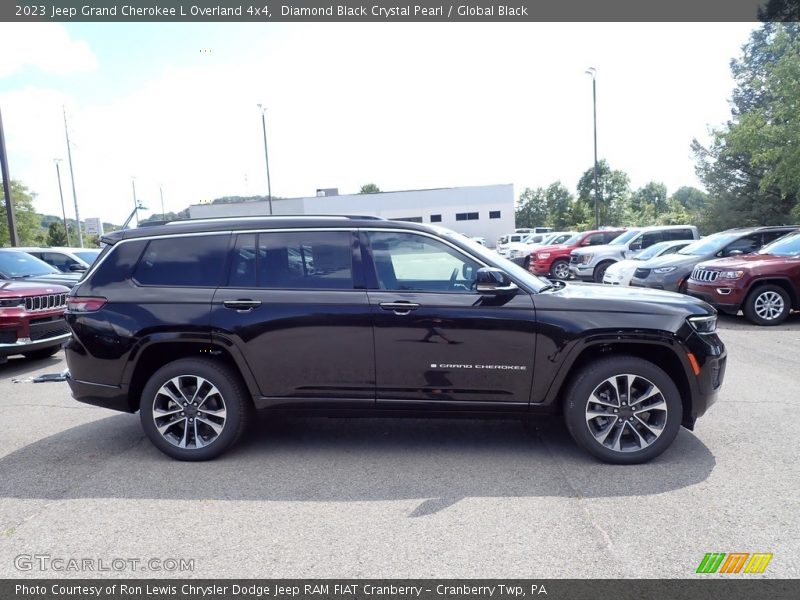 Diamond Black Crystal Pearl / Global Black 2023 Jeep Grand Cherokee L Overland 4x4
