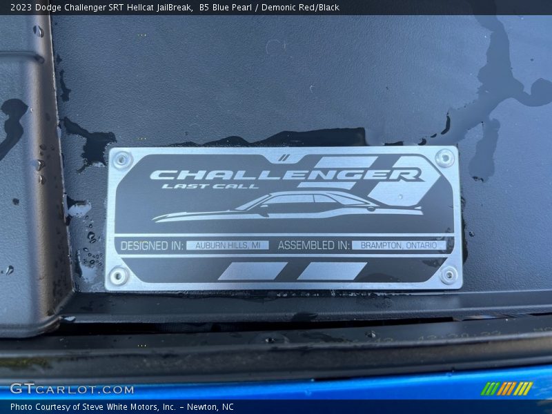 B5 Blue Pearl / Demonic Red/Black 2023 Dodge Challenger SRT Hellcat JailBreak