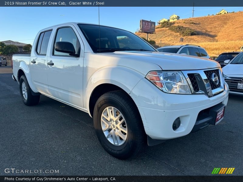 Front 3/4 View of 2019 Frontier SV Crew Cab