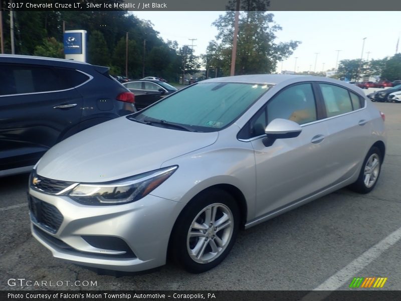 Silver Ice Metallic / Jet Black 2017 Chevrolet Cruze LT