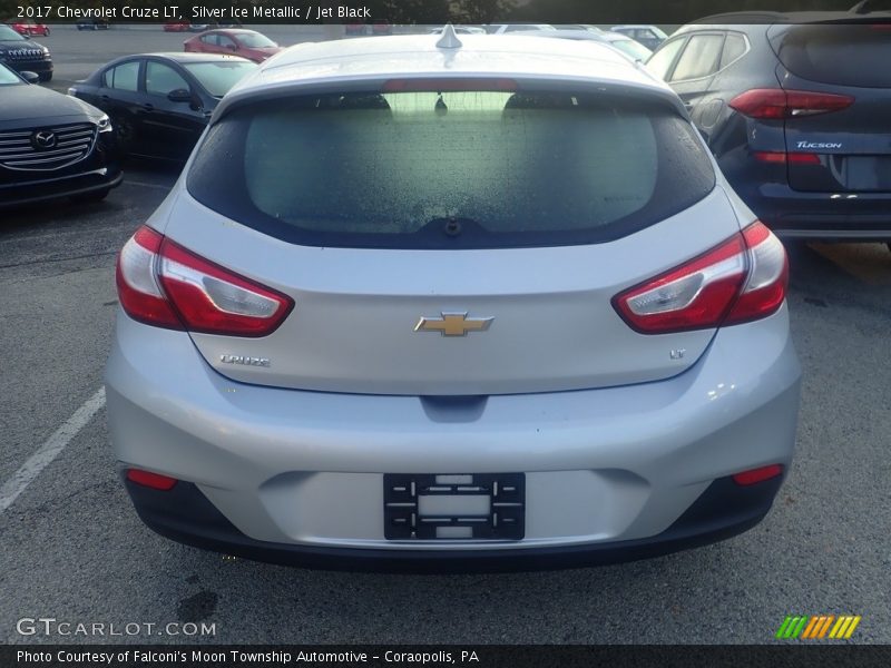 Silver Ice Metallic / Jet Black 2017 Chevrolet Cruze LT