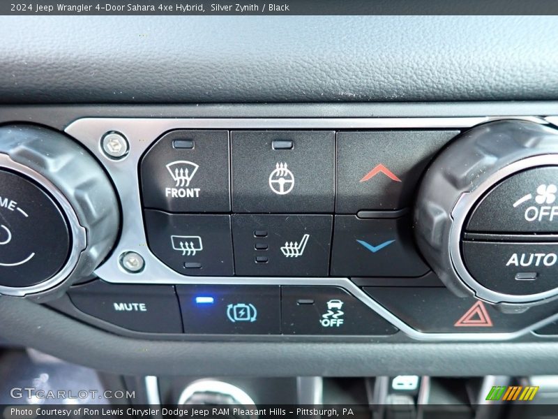 Controls of 2024 Wrangler 4-Door Sahara 4xe Hybrid