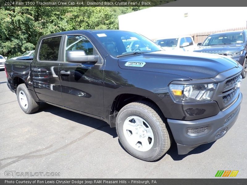 Front 3/4 View of 2024 1500 Tradesman Crew Cab 4x4