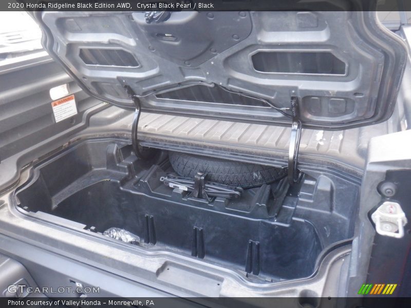  2020 Ridgeline Black Edition AWD Trunk