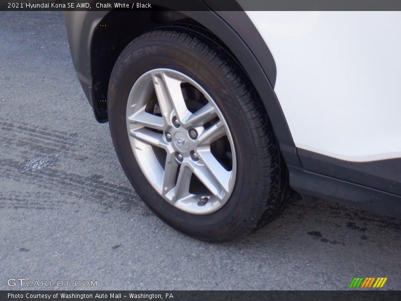 Chalk White / Black 2021 Hyundai Kona SE AWD