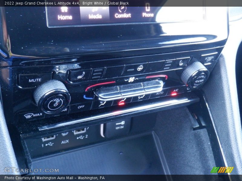 Bright White / Global Black 2022 Jeep Grand Cherokee L Altitude 4x4