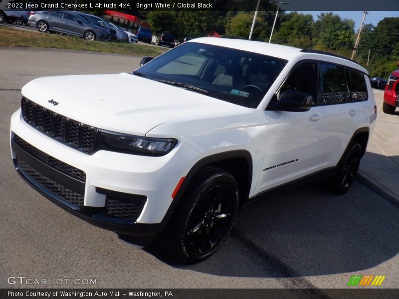 Bright White / Global Black 2022 Jeep Grand Cherokee L Altitude 4x4
