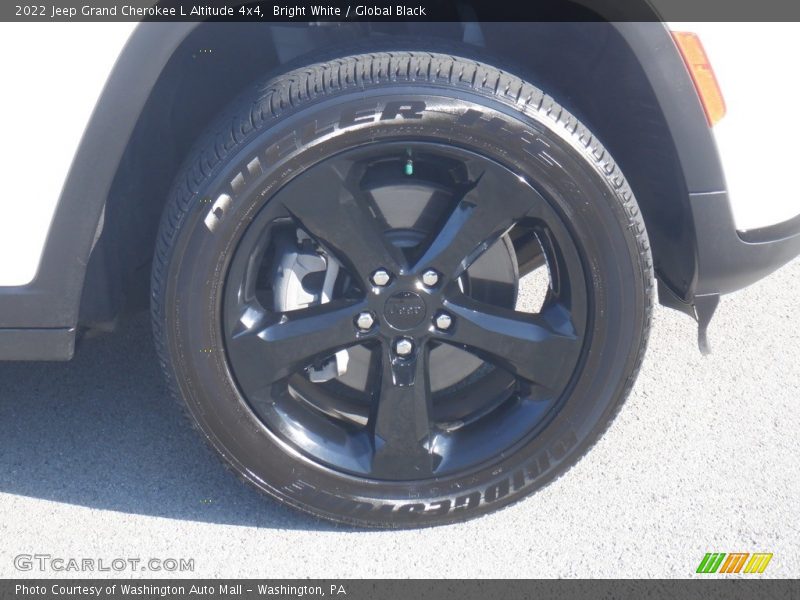 Bright White / Global Black 2022 Jeep Grand Cherokee L Altitude 4x4