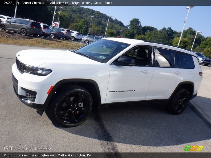 Bright White / Global Black 2022 Jeep Grand Cherokee L Altitude 4x4