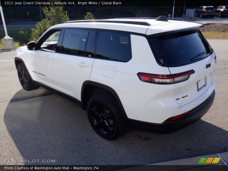 Bright White / Global Black 2022 Jeep Grand Cherokee L Altitude 4x4