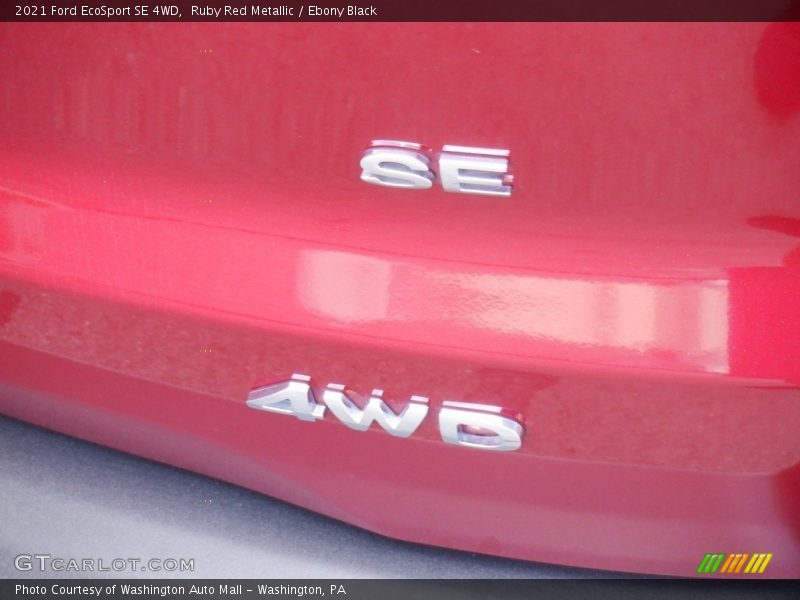 Ruby Red Metallic / Ebony Black 2021 Ford EcoSport SE 4WD