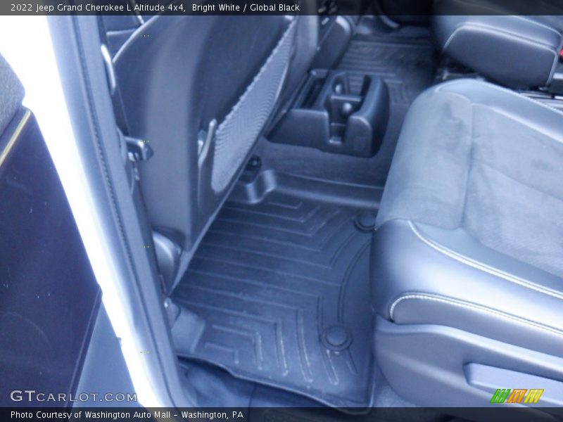 Bright White / Global Black 2022 Jeep Grand Cherokee L Altitude 4x4