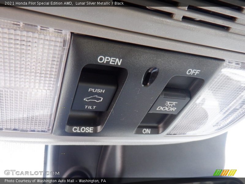 Lunar Silver Metallic / Black 2021 Honda Pilot Special Edition AWD