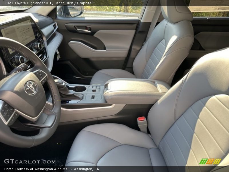 Moon Dust / Graphite 2023 Toyota Highlander XLE