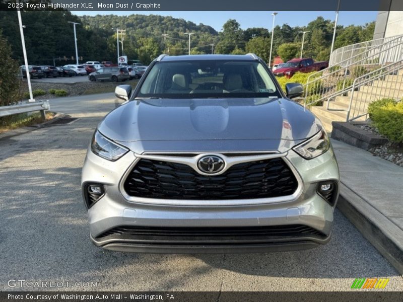 Moon Dust / Graphite 2023 Toyota Highlander XLE