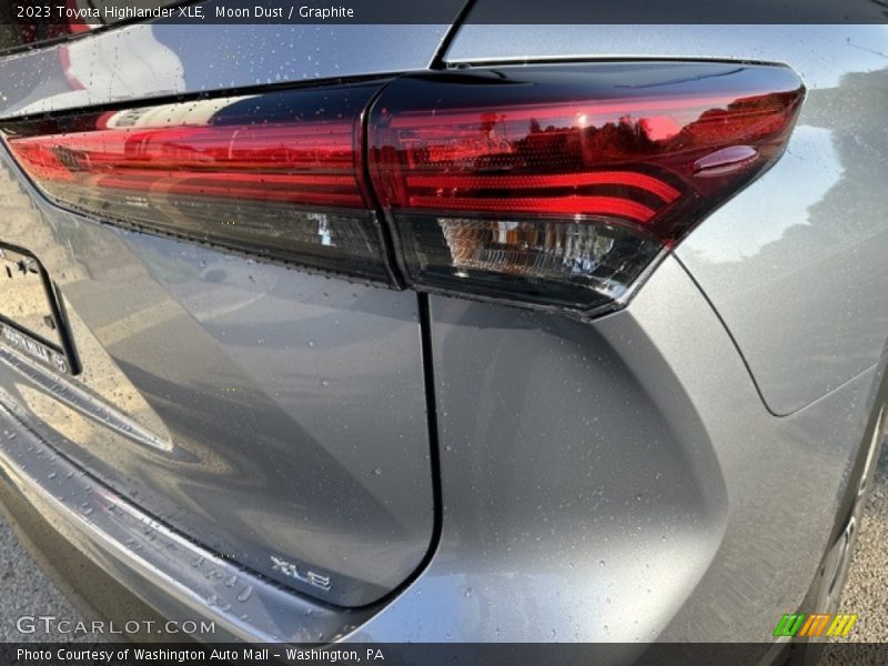 Moon Dust / Graphite 2023 Toyota Highlander XLE