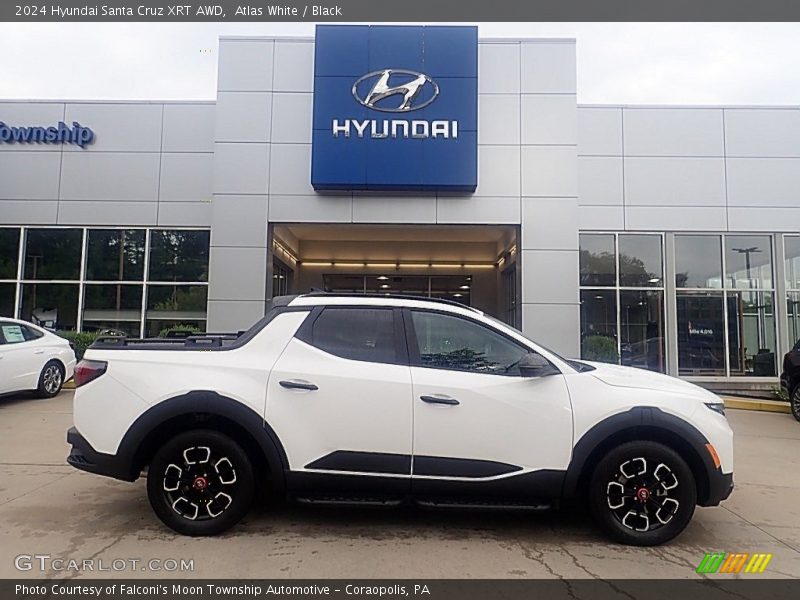 Atlas White / Black 2024 Hyundai Santa Cruz XRT AWD